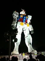 ガンダム斜め前